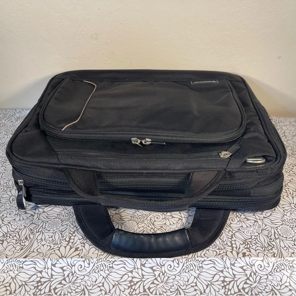 Brenthaven Black Padded Laptop Computer Messenger Crossbody Travel Bag
